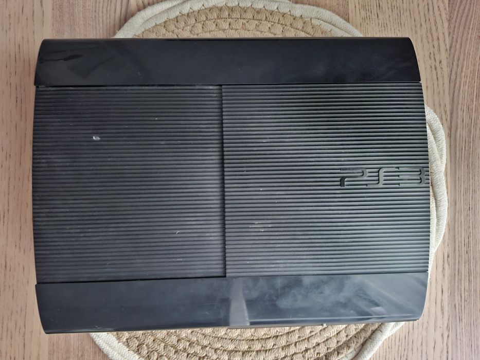 Ps3 super slim (uszkodzona)