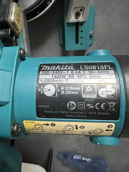 Торцювальна пила Makita LS 0815 FL