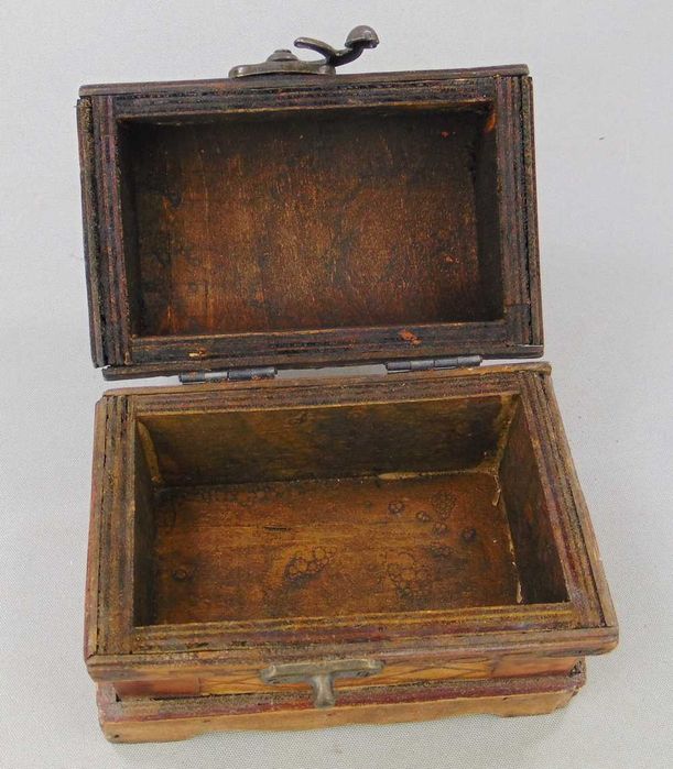 Drewniane pudełko, szkatułka