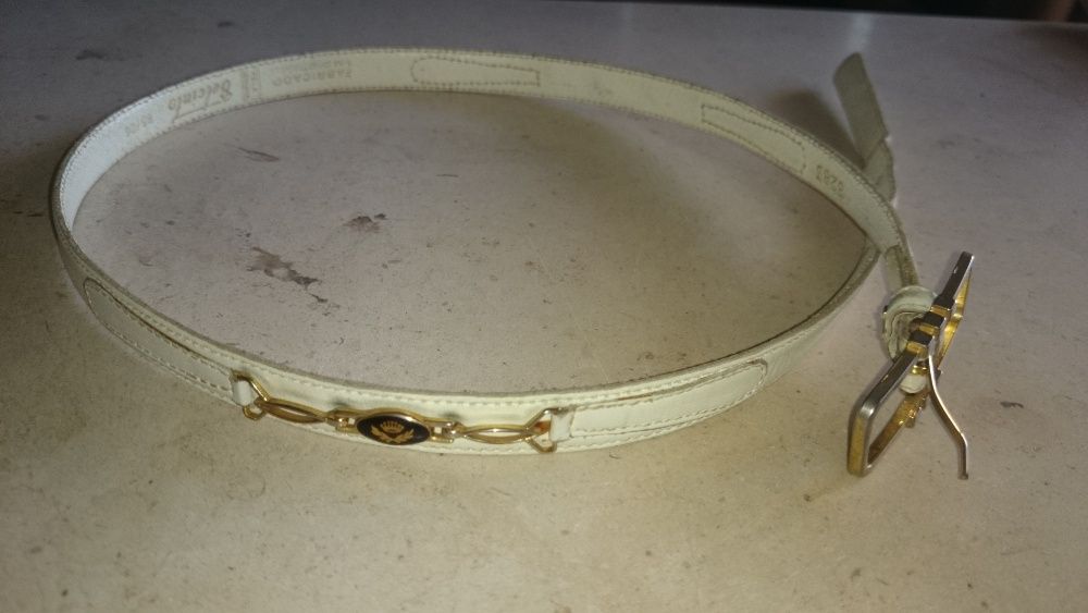 Vendo cintos brancos de senhora / menina - pele genuína