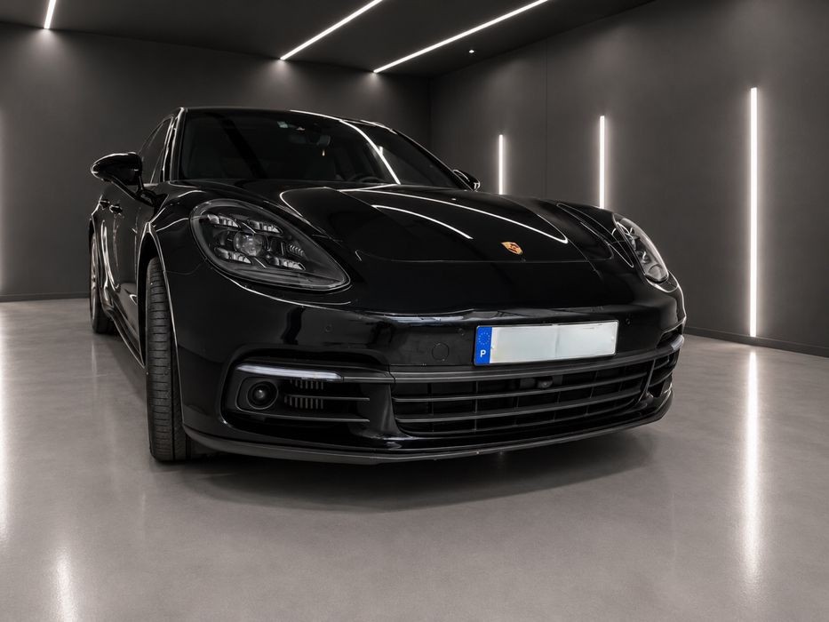 Porsche Panamera Sport Turismo E-Hybrid 10 Years Edition