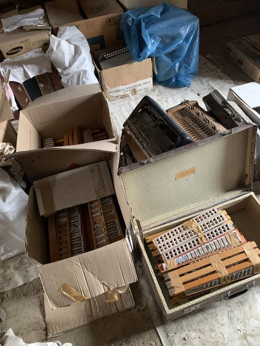 Продам  баян. Акордеони. Гармошки. В хорошому стані.