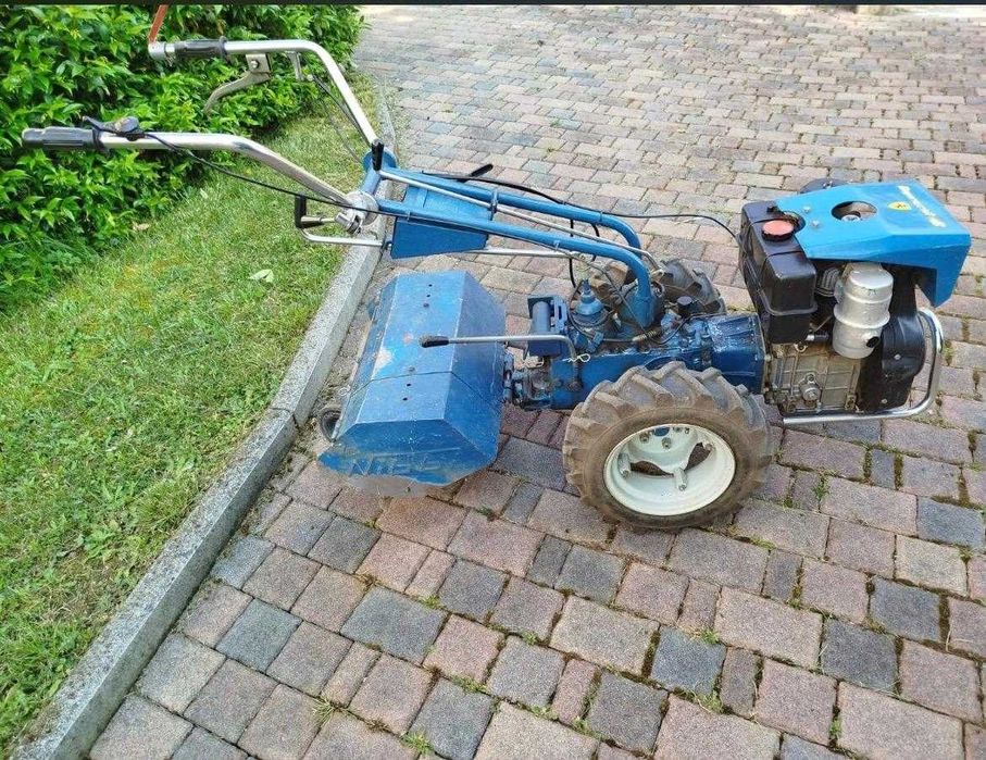 Motocultivador  em ótimo  estado