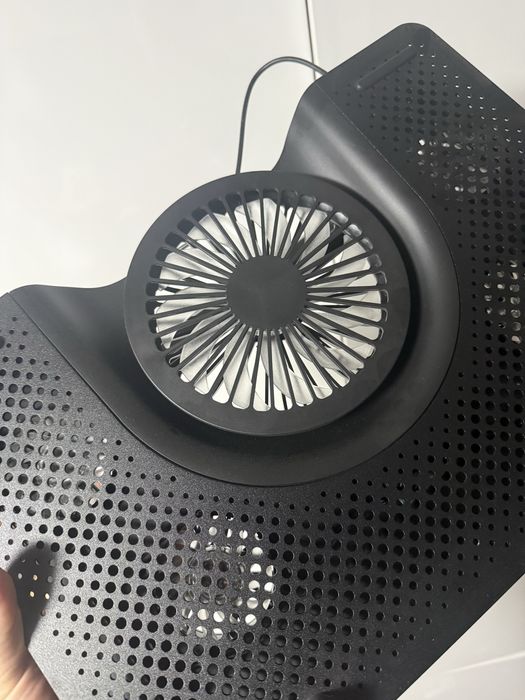 Laptop MSI Katana 17 RTX4060 Podstawka chlodzaca+ myszka