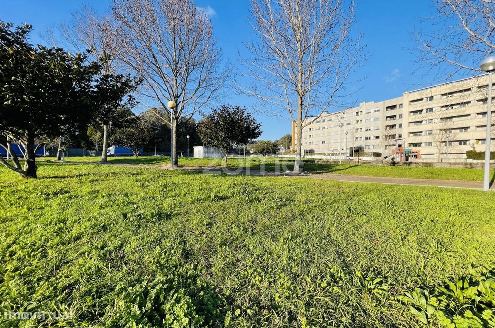 Terreno com 159 M2 para comercio junto da Universidade da Maia-Porto