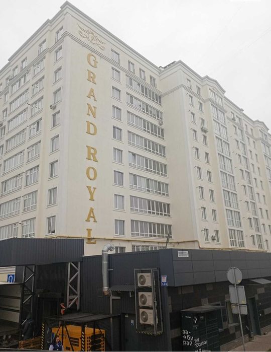 Самий центр Озерної! Агора! Терміновий продаж 2к!