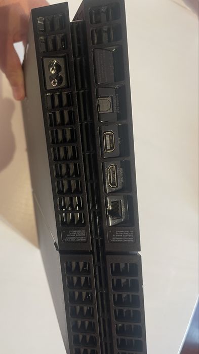 PlayStation 4 1TB – Excelente Estado + Comando Original