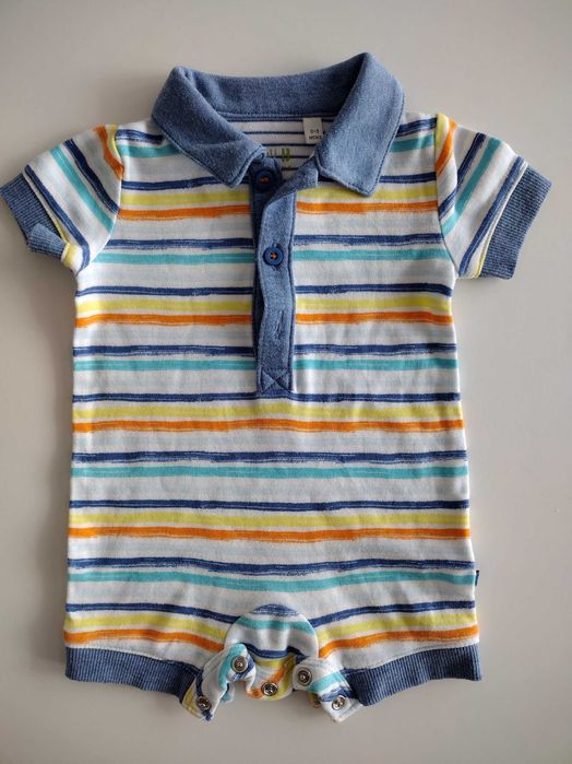 Rampers niemowlęcy chłopięcy z kołnierzykiem r. 0-3 m-cy