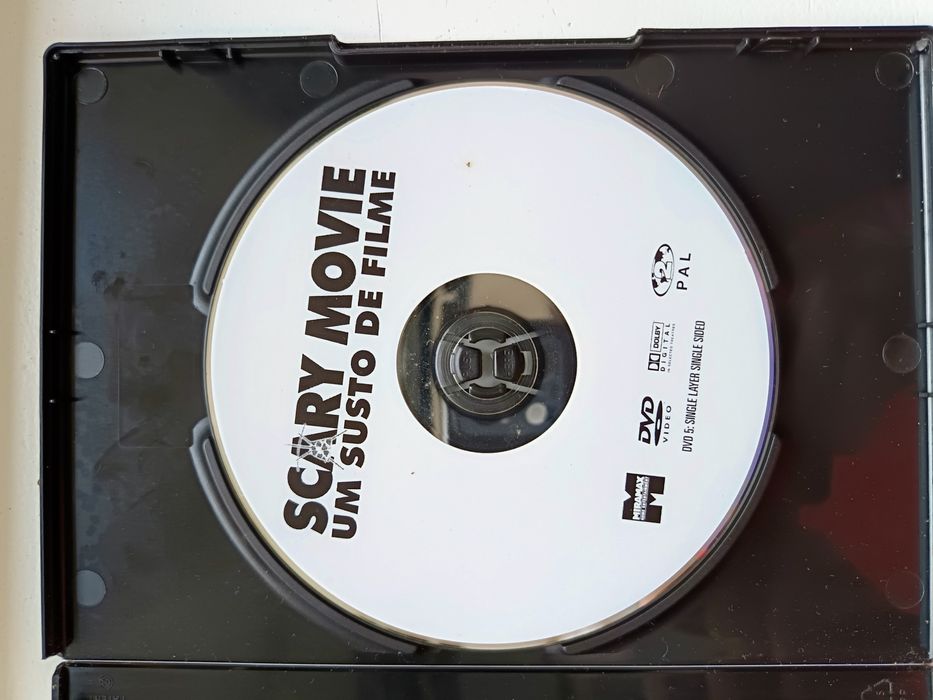 DVD scary movie.   .