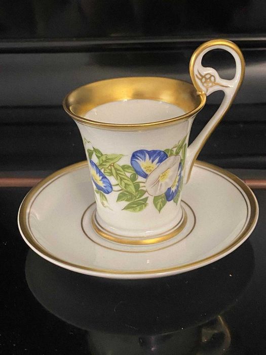 Coleção de chávenas de café  "Museu da Porcelana" da Art Gallery.