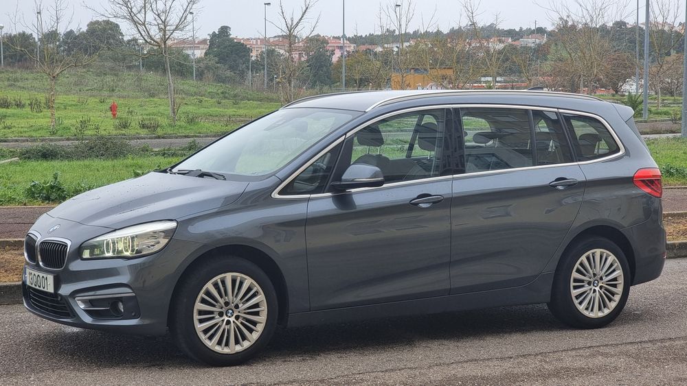 BMW 216d Grand Tourer (7 lugares) (148 mil km)
