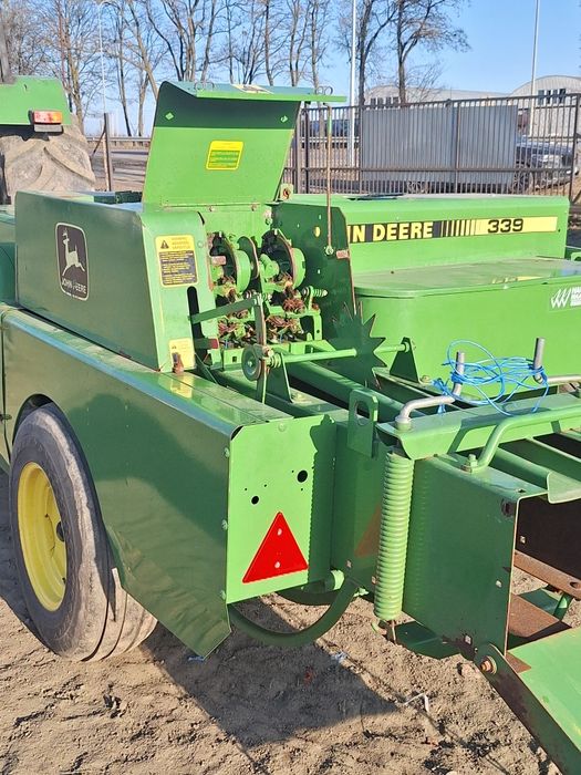 Прес - подборщик Пресс-підбирач John Deere 339 , 339 Джон Дір