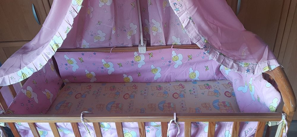 Детская кроватка