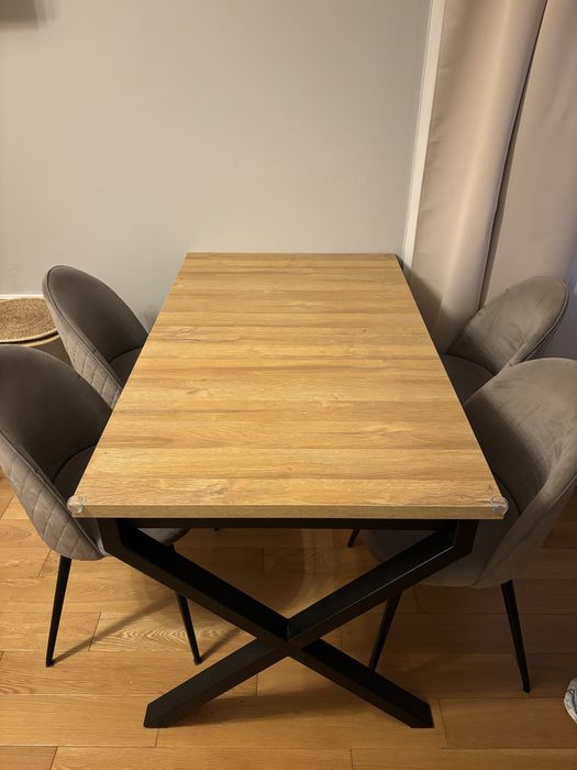 Zestaw Stół + krzesła welurowe