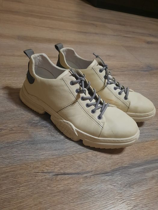 Шкіряні туфлі для підлітка