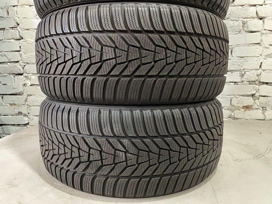 Майже нові зимові шини HANKOOK 225/40 R18 резина Р18