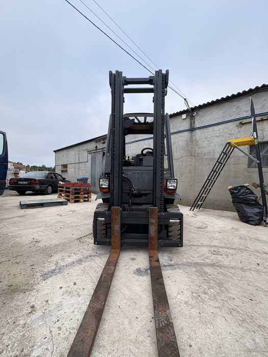 Empilhador Linde H25-02 – 2.500 kg