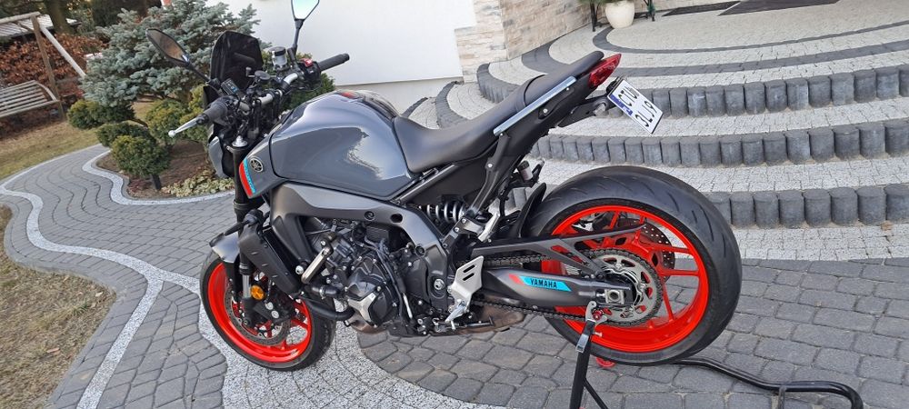 Yamaha mt 09    2021
