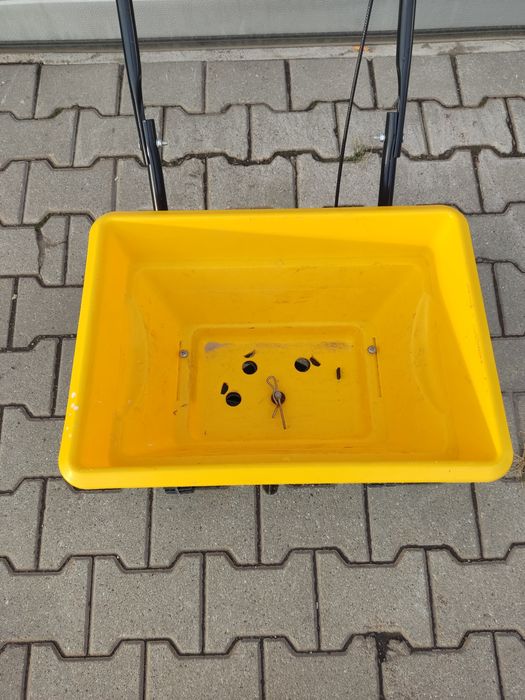 SIEWNIK do trawy/nawozów 18l