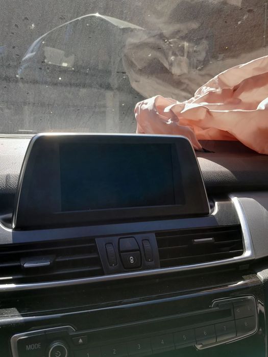 Display / ecrã de informações BMW 2 Gran Tourer (F46)