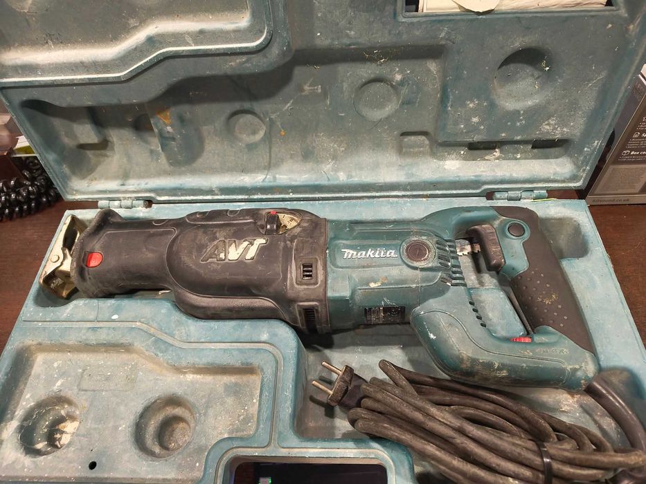 Piła szablasta Makita JR3070CT lisi ogon