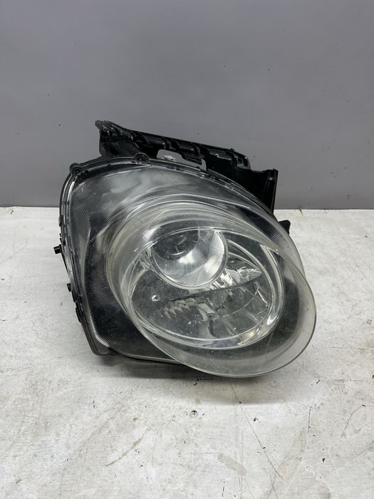 Права фара Nissan Juke