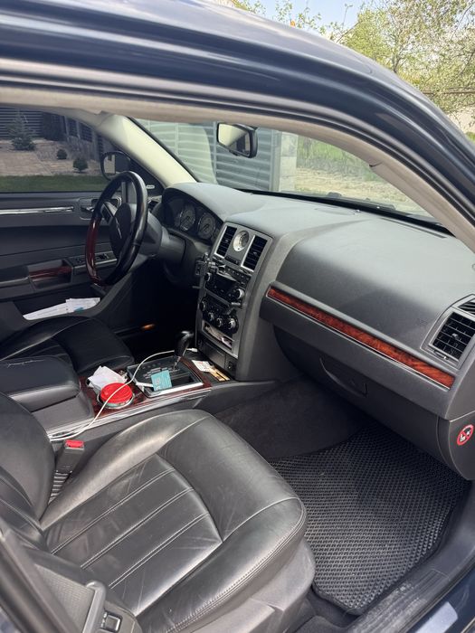 Продам chrysler 300c