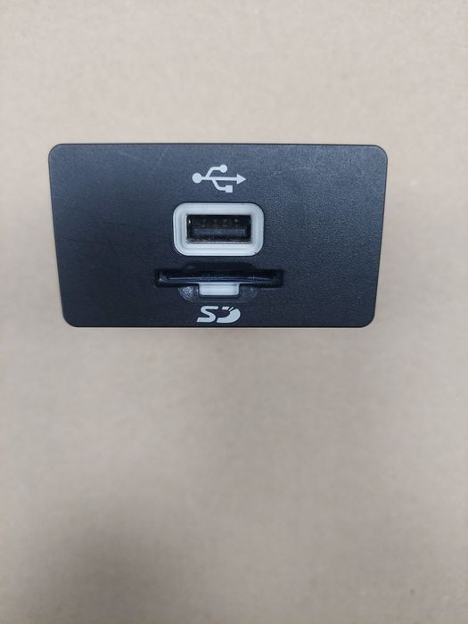 Продам Sync 2  +Хаб
Русифікована адаптована під