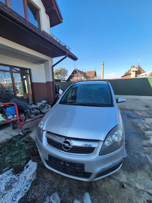 Opel Zafira B 1.9D 88KW 2006r 120KM Na części