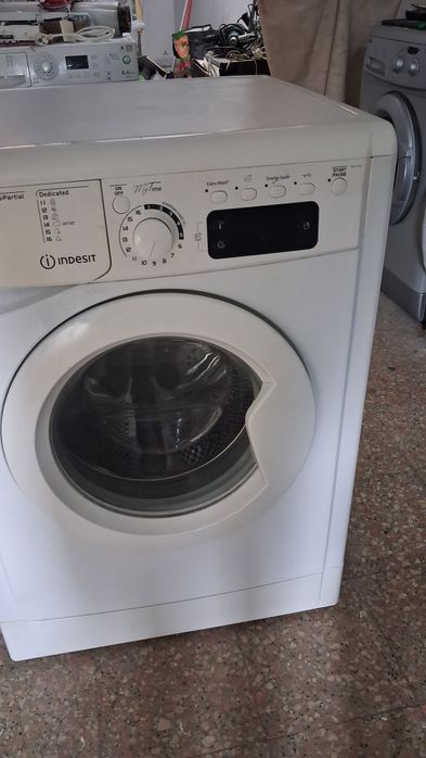Máquina de lavar roupa Indesit 8kg