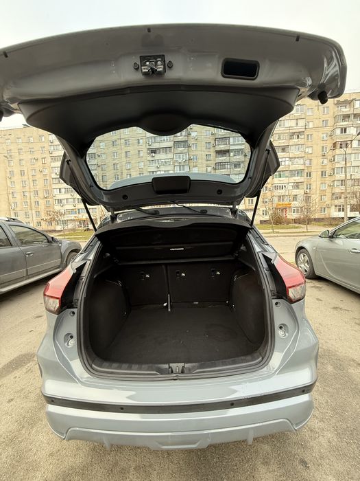 2021 Nissan KICKS SR