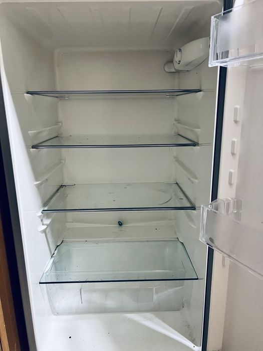 Lodówka Electrolux – używana, srebrna