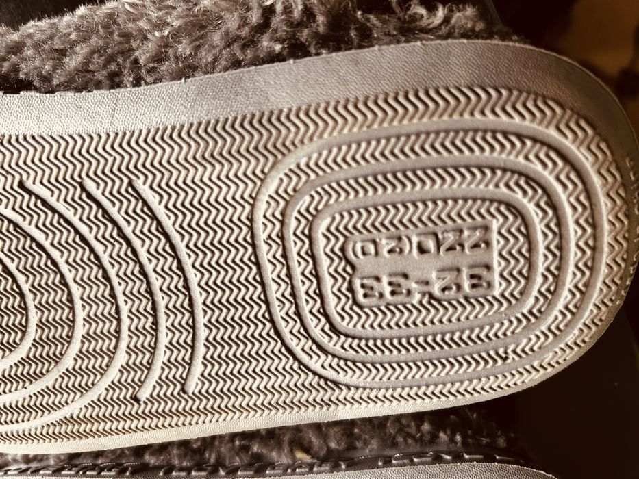 Bonitos chinelos de quarto