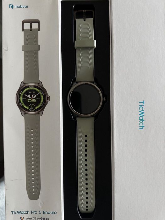 TicWatch Pro 5 Enduro — Smartwatch Robusto