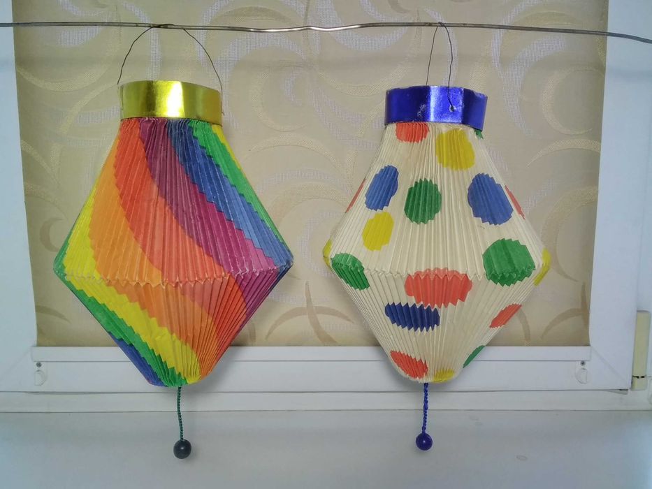 Підвісні паперові ліхтарики складені гармошкою для свічок. ГДР 2 шт.