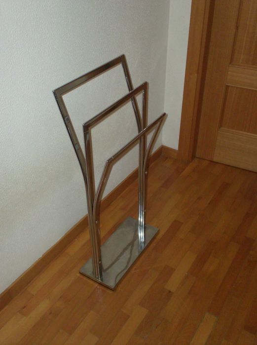 Toalheiro para casa de banho.