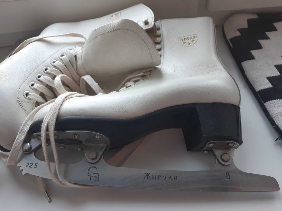 Ковзани шкіряні коньки Botas 22.5