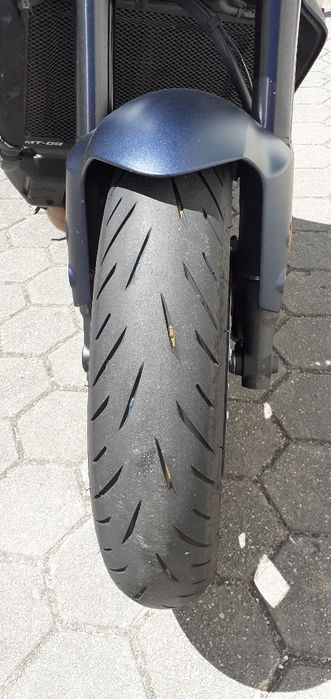 Vendo a minha yamanha MT 09 como nova com alguns extras.