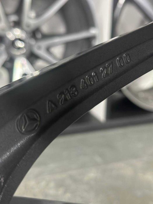 Оригінальні різноширокі диски R19 для MERCEDES E-Class AMG
