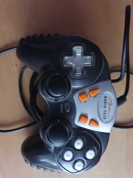 Kontroler, pad  media-tech