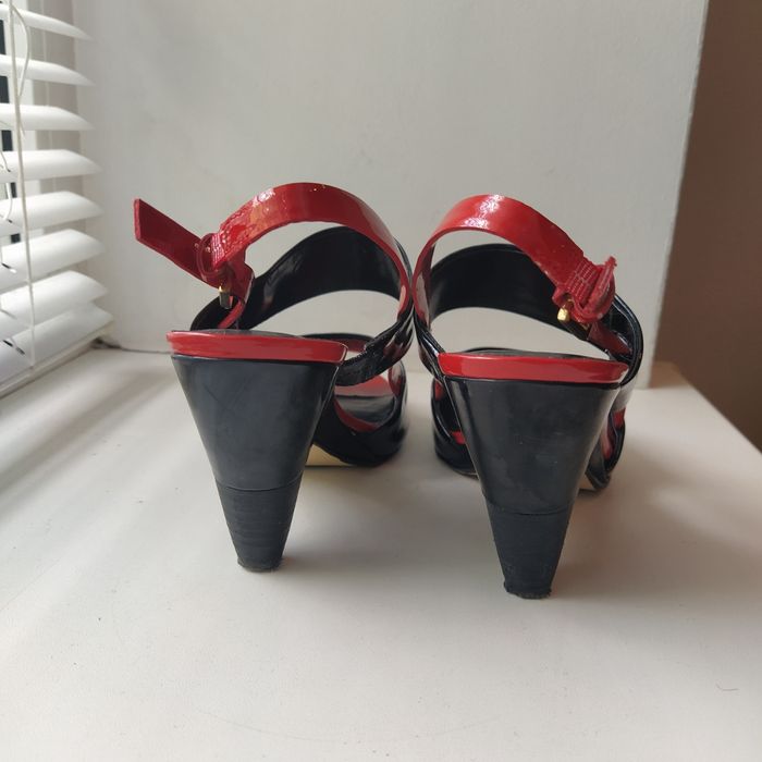 Туфлі шкіряні лак Clarks