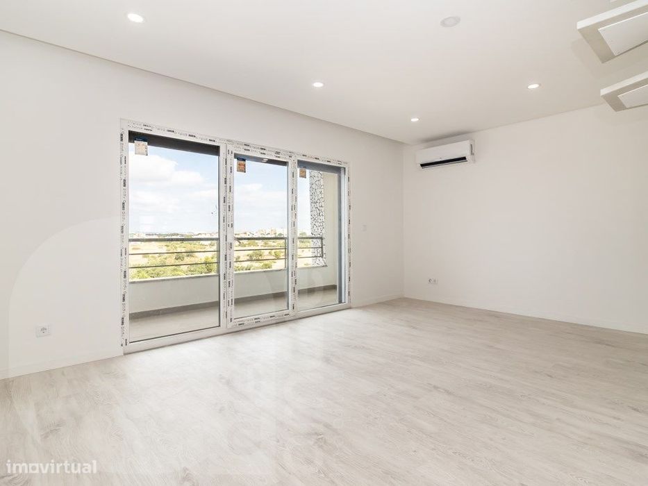 Apartamento T2 novo de classe A+ | com 20 m² de varandas, garagem |...