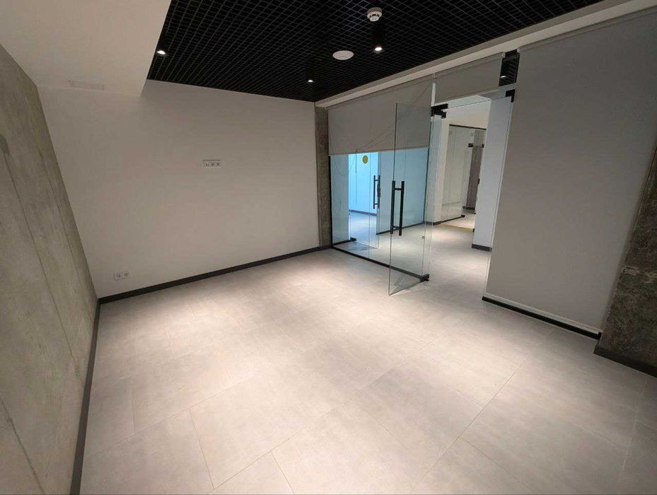 Продаж приміщення 395м2.,вул. В.Великого ЖК Америка Без комісії