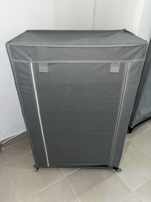 Sapateira cinzenta IKEA