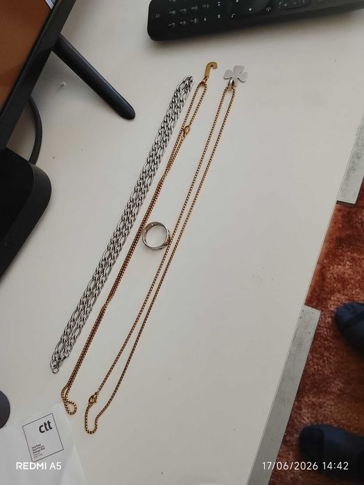 Vendo esses colares porque não gostei