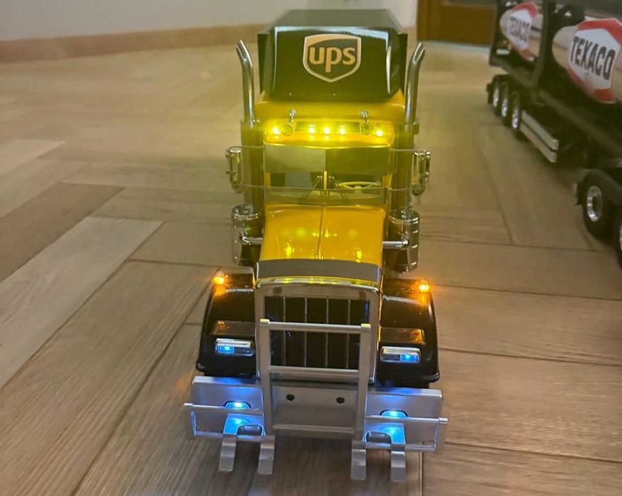 Tamiya 1:14 RC Kenworth Grand Hauler z przyczepą Full Wyposażenie