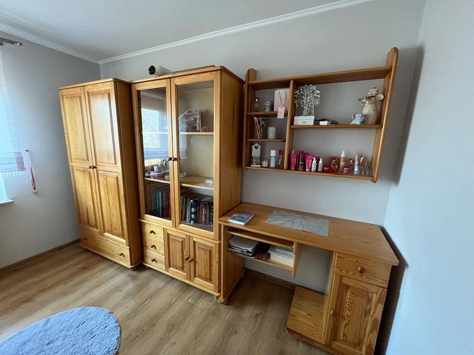 Zestaw mebli drewniangch