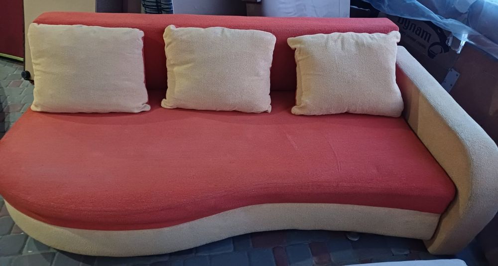 Продам диван еврокнижку.