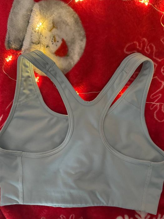 Топ спортивний Nike