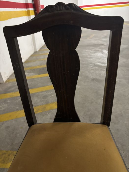 Cadeira vintage em bom estado